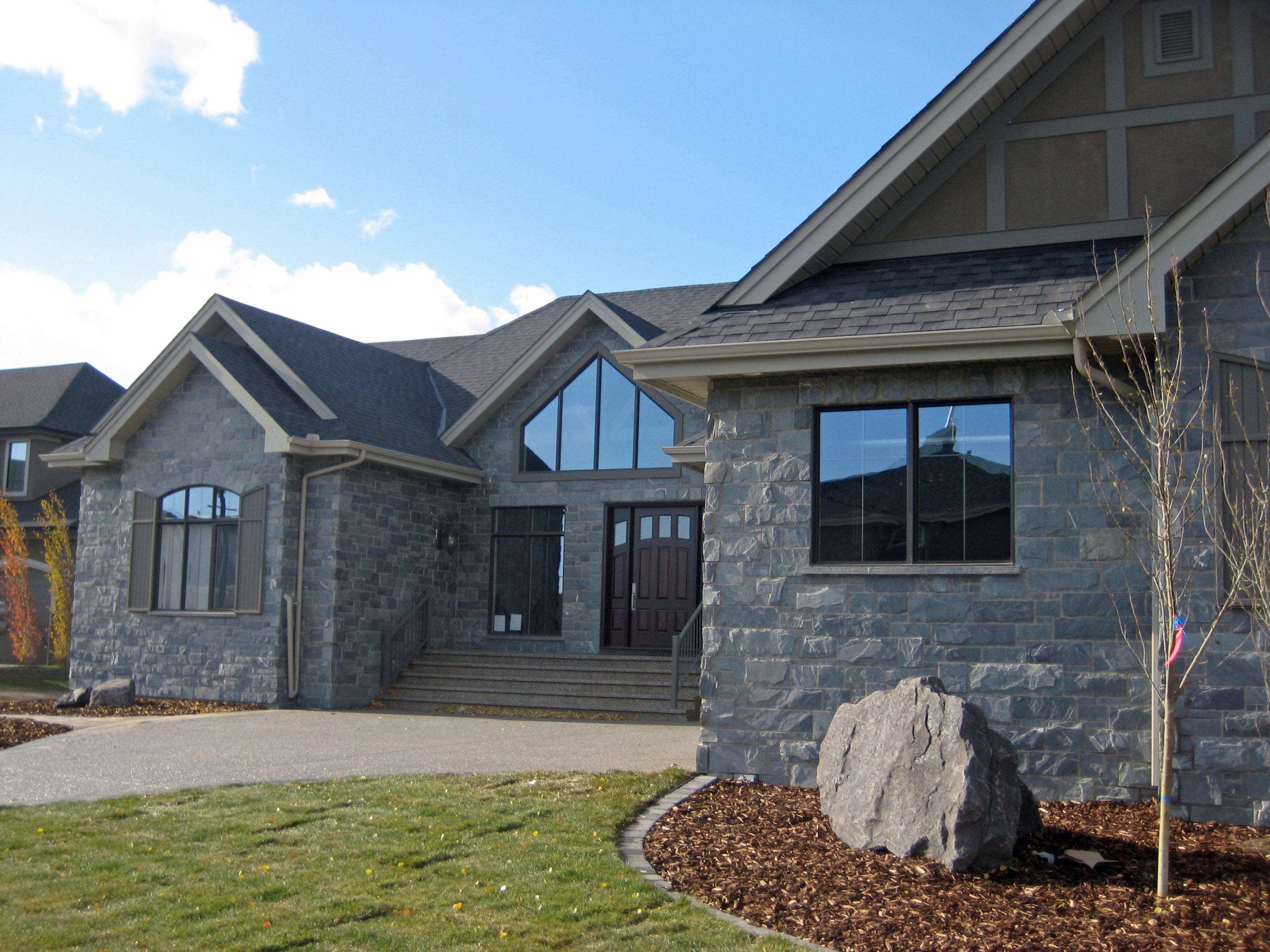 Exterior of Home with Ashlar Veneer | K2 Stone