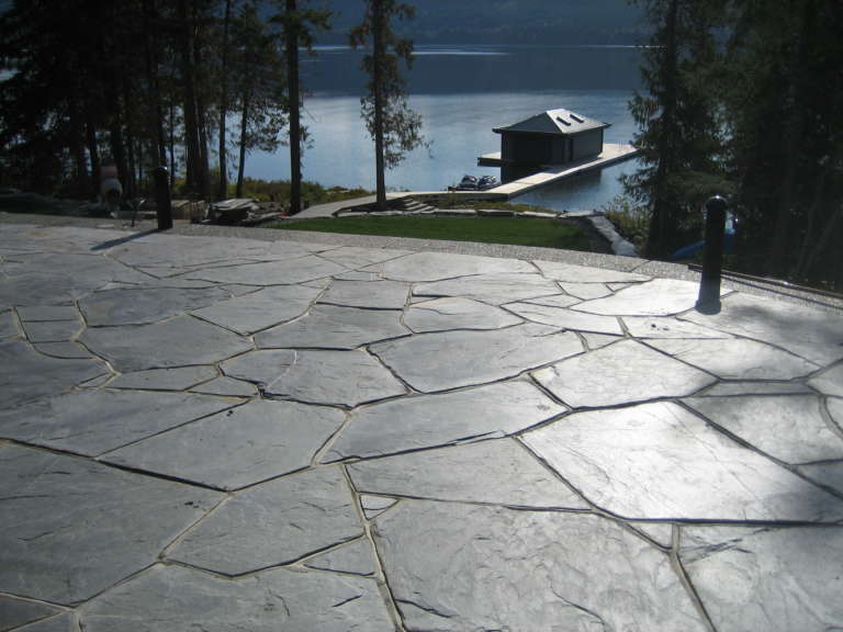 Natural Flagstone and Hardscape Building Materials
