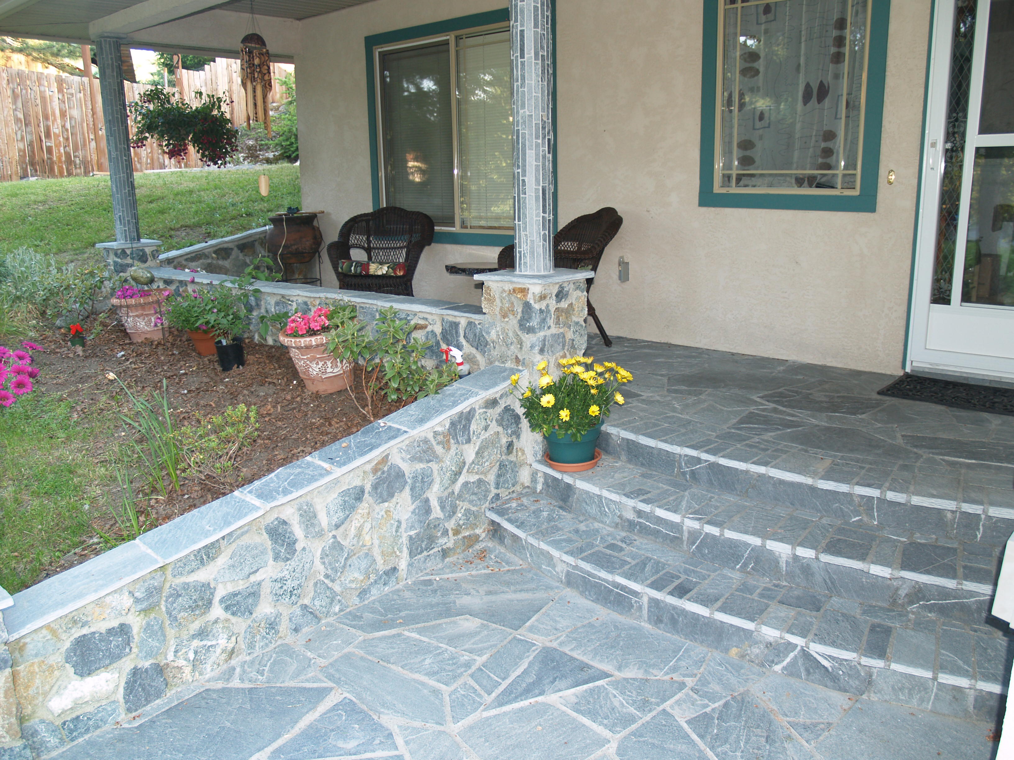 Ocean Pearl Flagstone Chips