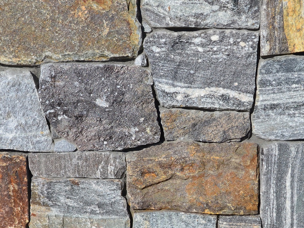 Kettle Valley Granite Ledgestone