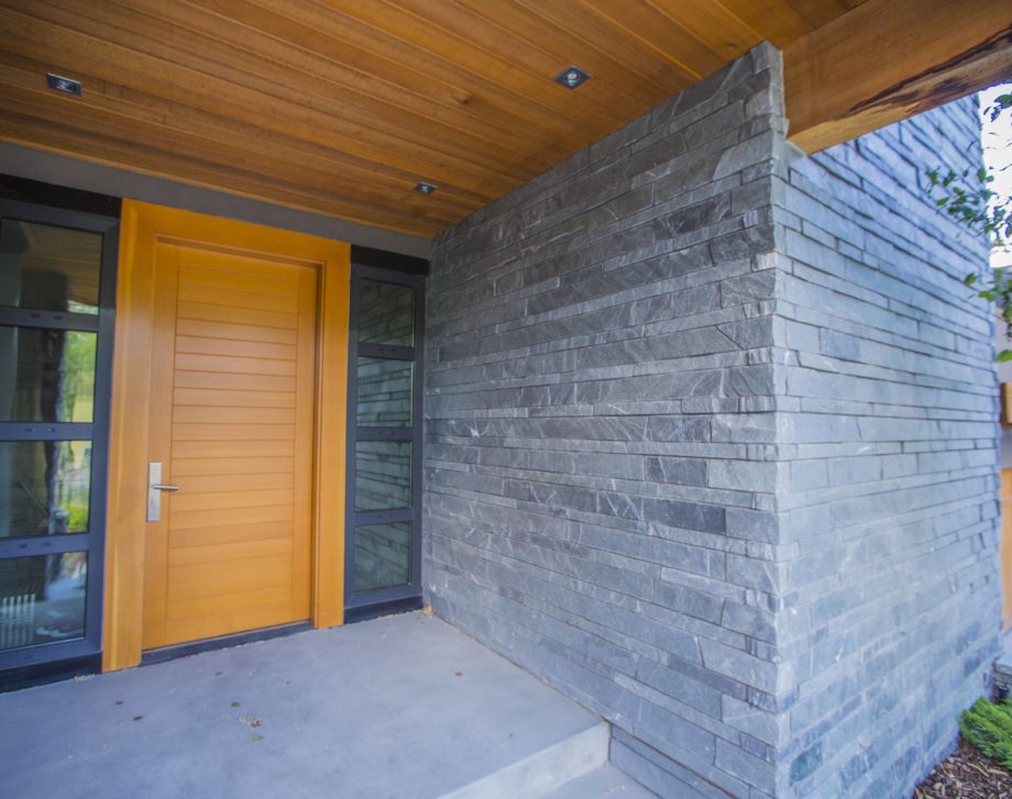 K2 Stone Pacific Ashlar Veneer installed in a coursed pattern