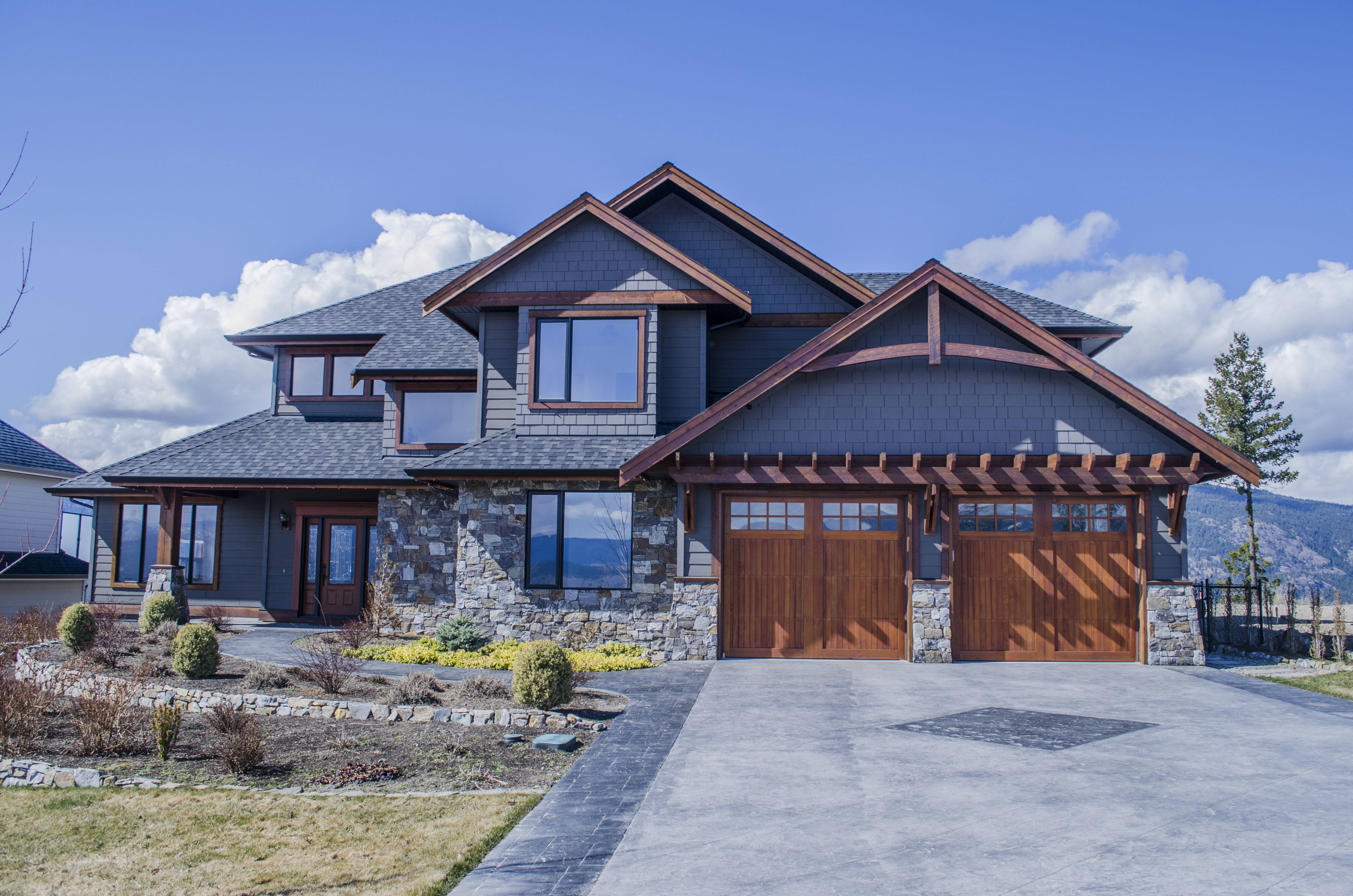 Granite Exterior on Kelowna Home | K2 Stone