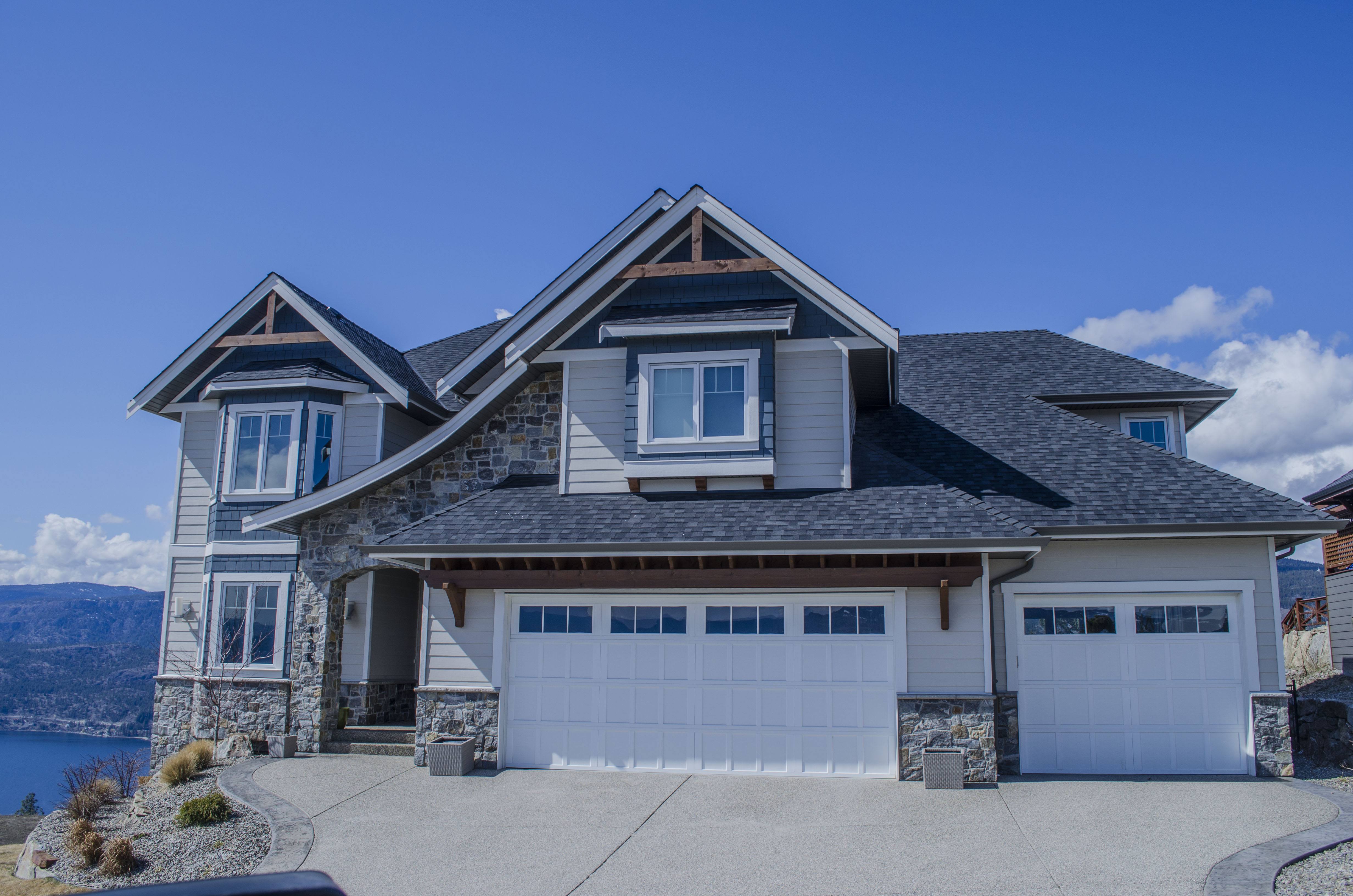 Lakeside Home with Granite Exterior Walls | K2 Stone