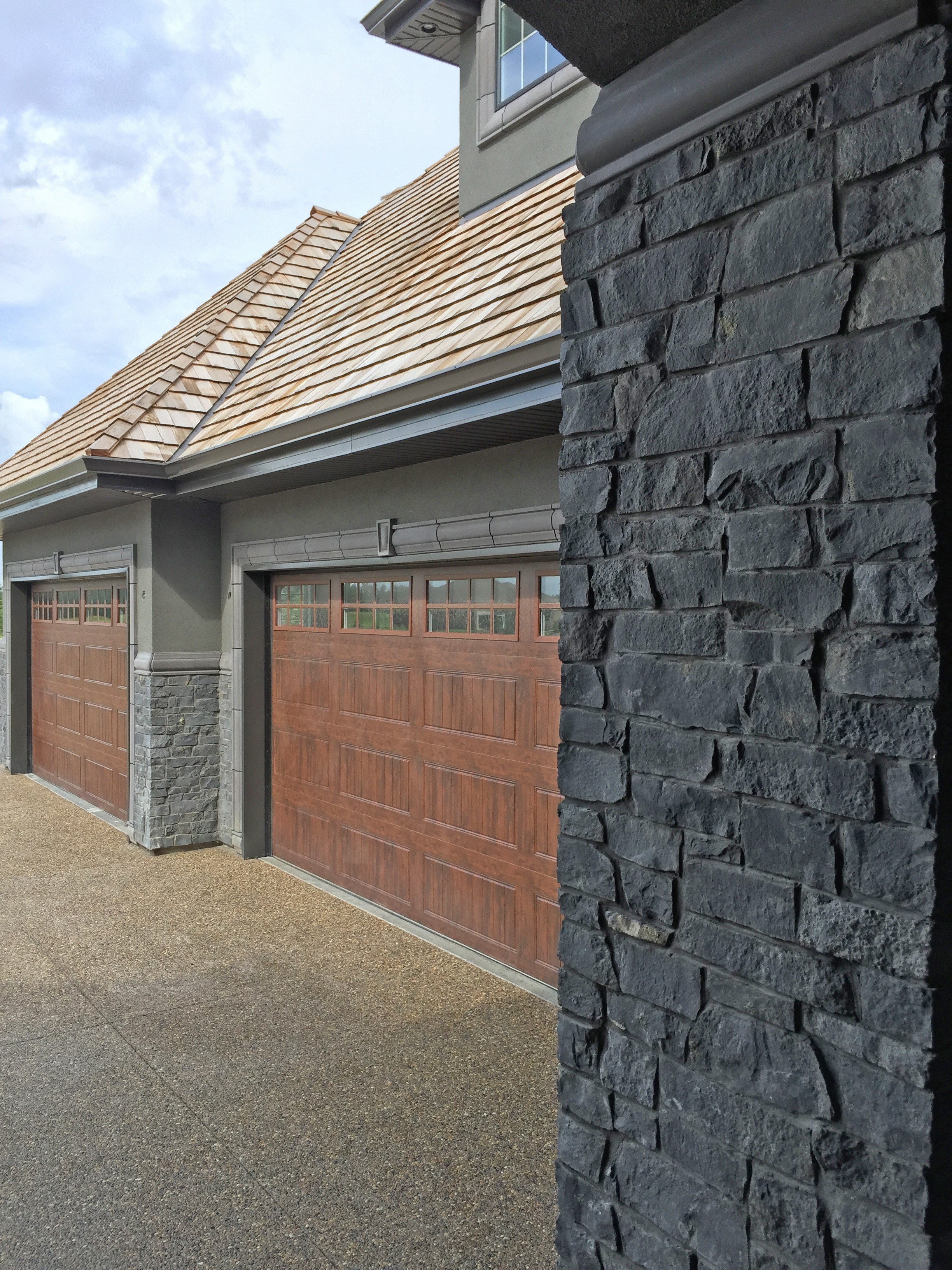 Dark Colored Exterior Ledge Stone | K2 Stone