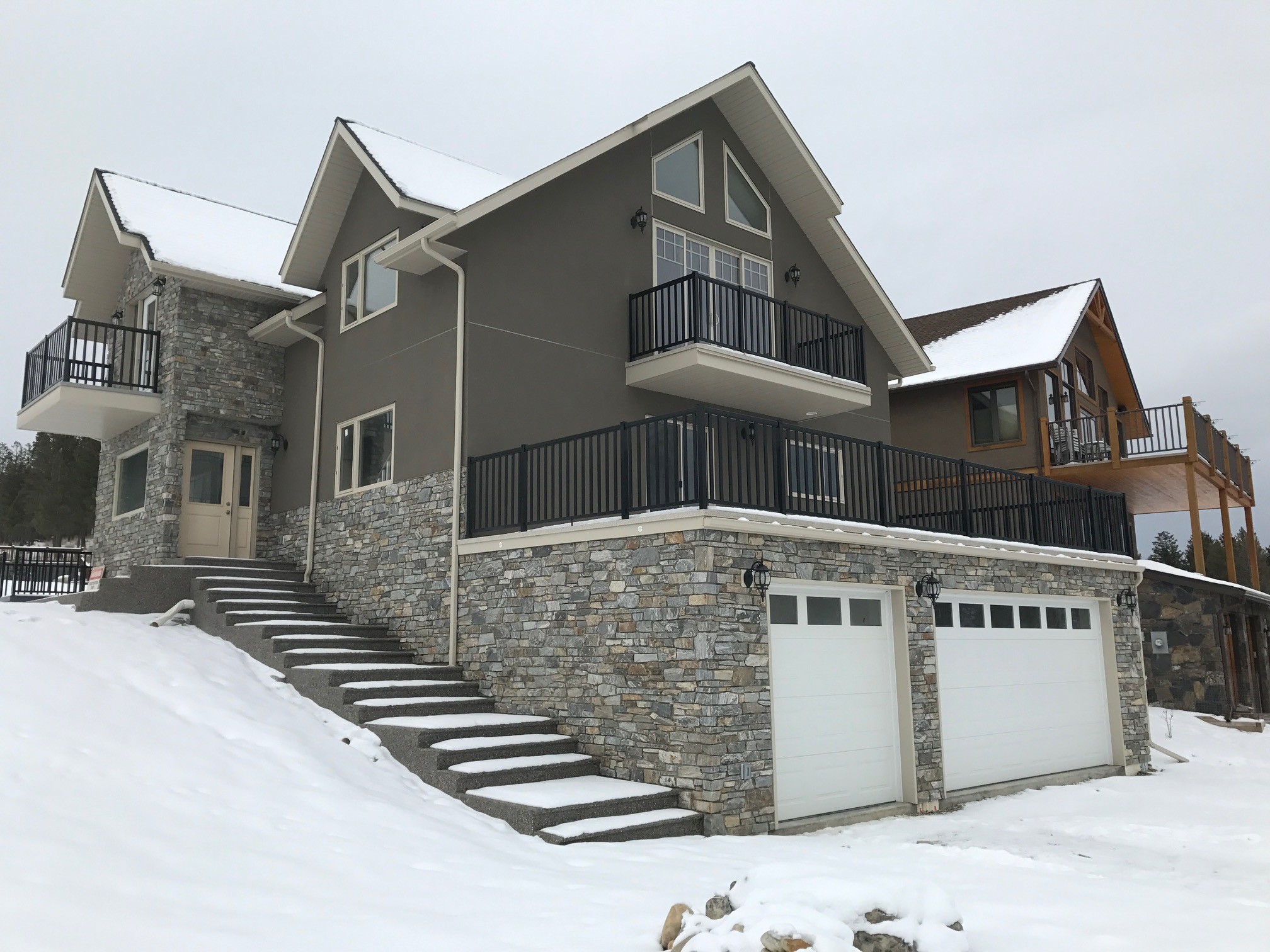 Creekside Granite Urban Ledge Stone Veneer (13) | K2 Stone