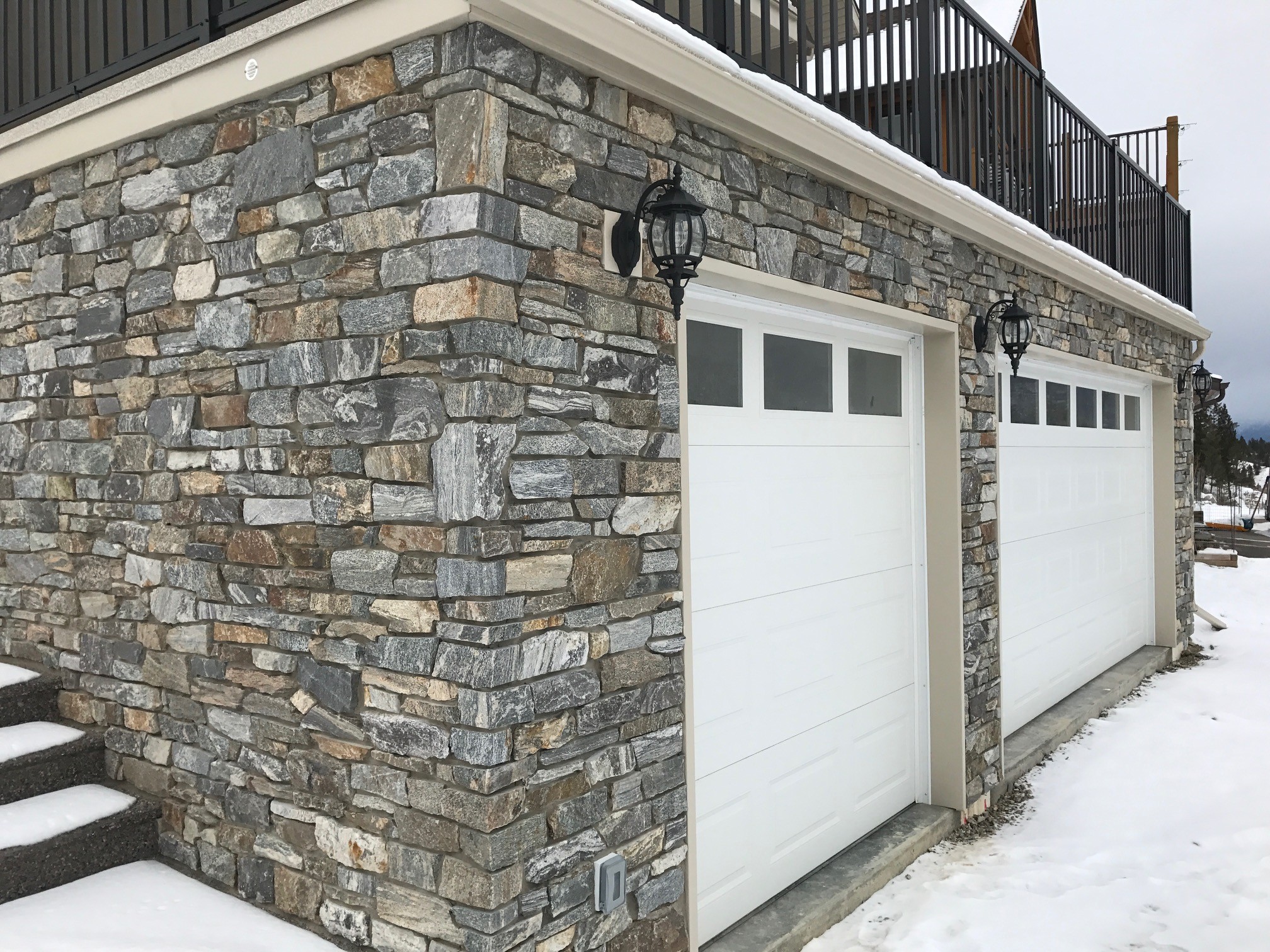 Creekside Granite Urban Ledge Stone Veneer (14) | K2 Stone