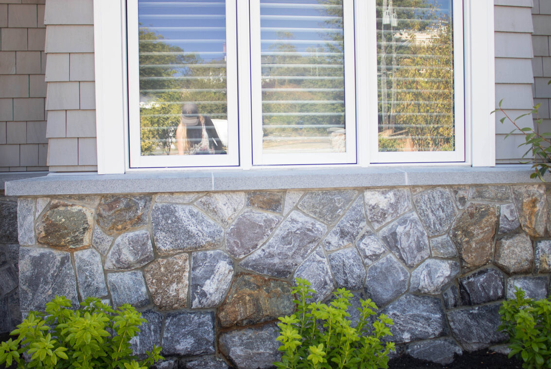 K2 Stone Creekside Granite Random Fieldstone Veneer (5) | K2 Stone
